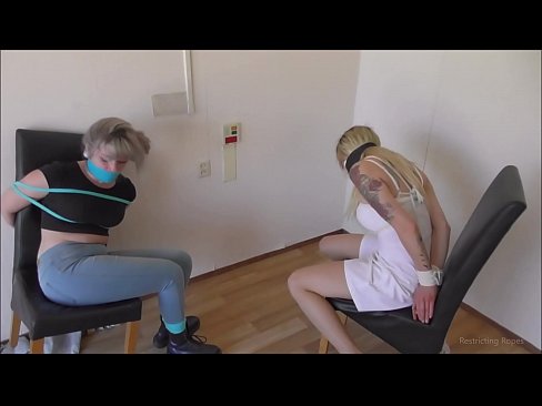 ❤️ Závislá / zviazaná a s roubíkom / dievča v núdzi Šukanie na sk.novoporn-com.ru