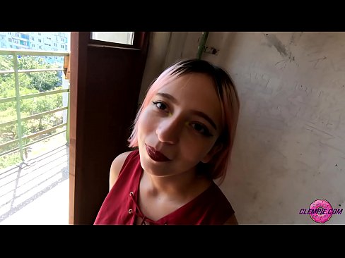 ❤️ Študentka zmyselne fajčí cudzinca vo vnútrozemí - strieka mu na tvár Šukanie na sk.novoporn-com.ru